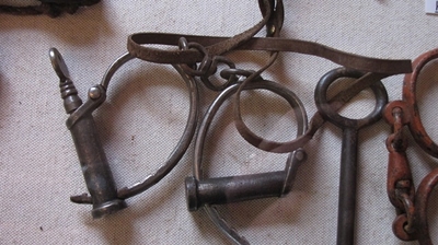 shackles 100927 640